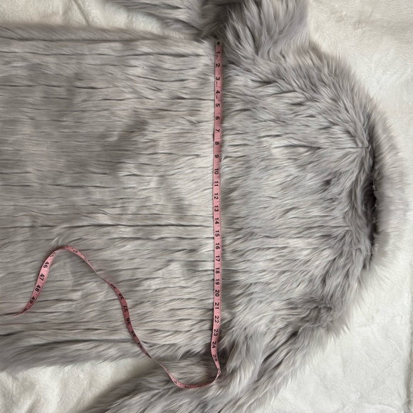 NWT Express Faux Fur Coat - Large - Silver - Grey - Picture 6 of 7